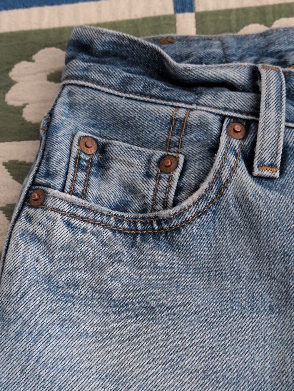 501 '90s Selvedge Women's Jeans - Picture 5 of 10
